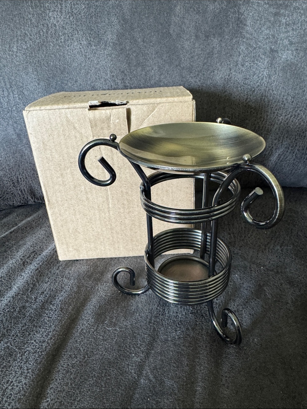 Retired Gold Canyon Traditional Trivet Metal Tealight Oil Warmer